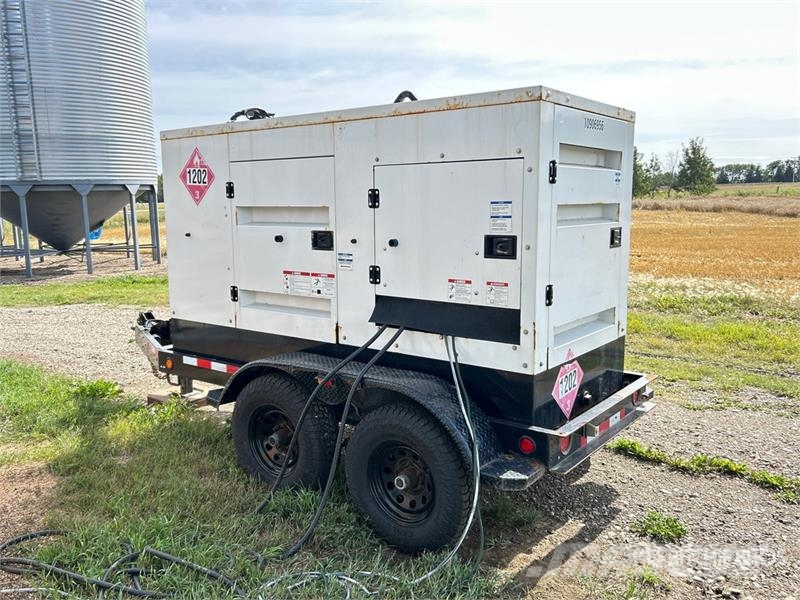 Cummins 100D6R T/A Generator Trailer Przyczepy niskopodłogowe