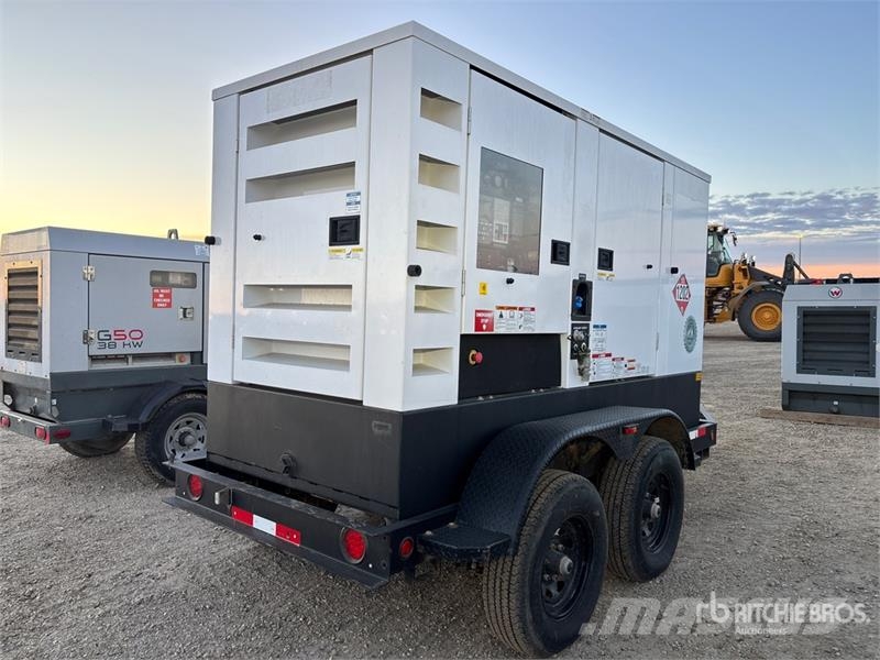 Cummins C100D2RE 100 kW Mobile Generator Set Dízel áramfejlesztők