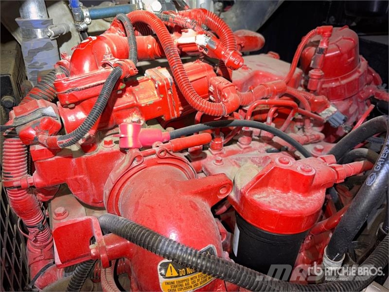 Cummins C100D2RE 100 kW Mobile Generator Set Dízel áramfejlesztők