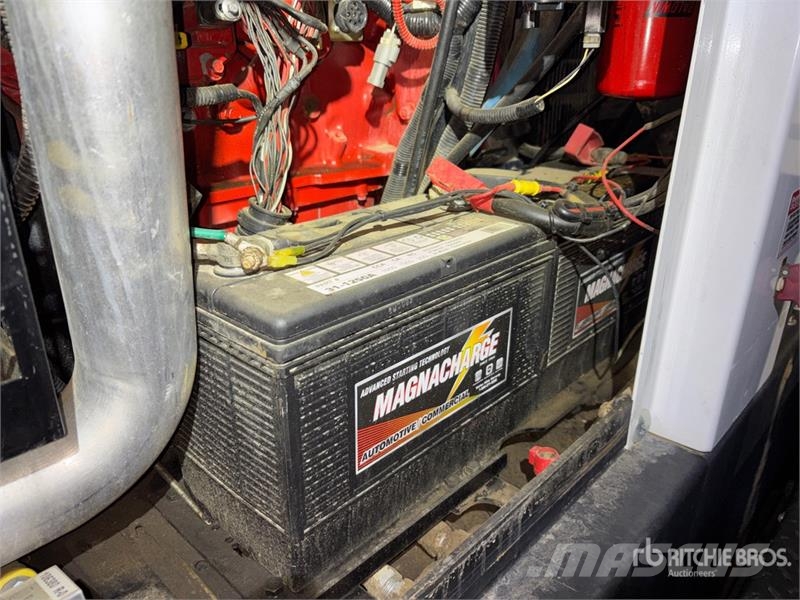 Cummins C100D2RE 100 kW Mobile Generator Set Dízel áramfejlesztők