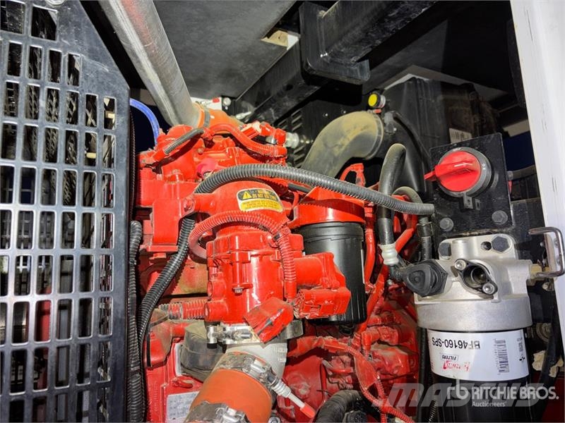 Cummins C100D2RE 100 kW Mobile Generator Set Dízel áramfejlesztők