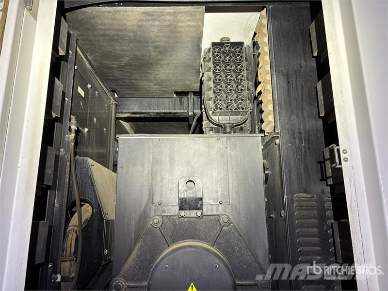 Cummins C100D2RE 100 kW Mobile Generator Set Dízel áramfejlesztők