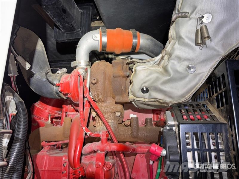Cummins C100D2RE 100 kW Mobile Generator Set Dízel áramfejlesztők