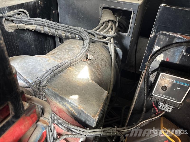 Cummins C300D6R-1514783 300 kW Mobile Generator Set 디젤 발전기