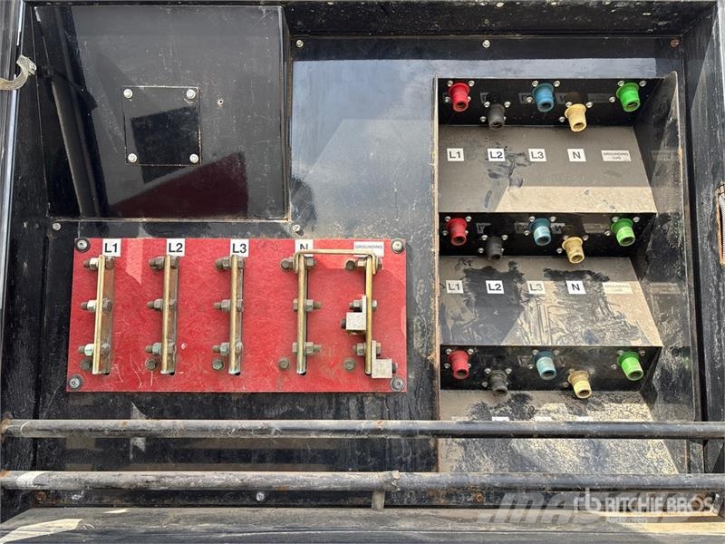 Cummins C300D6R-1514783 300 kW Mobile Generator Set 디젤 발전기