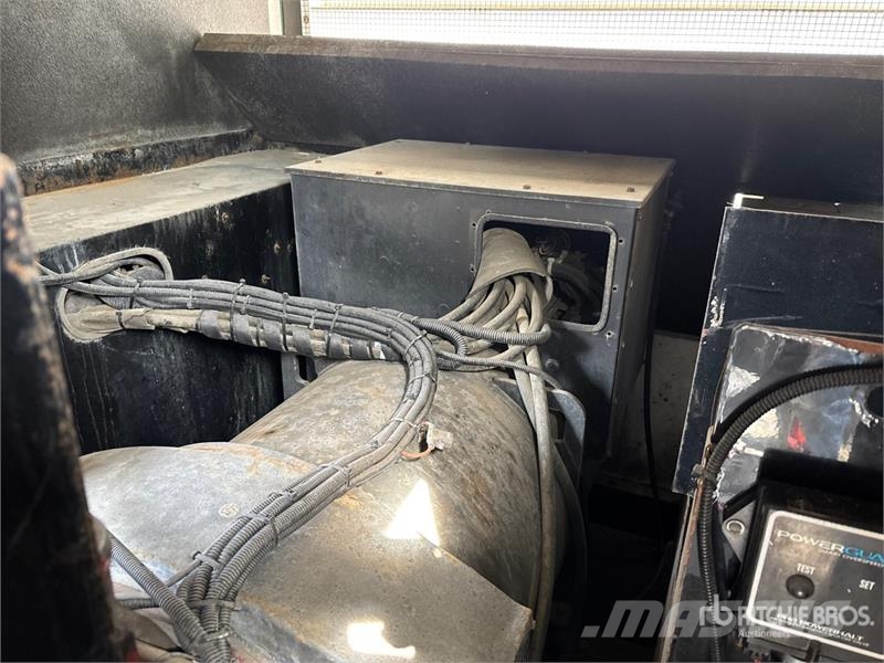 Cummins C300D6R-1514783 300 kW Mobile Generator Set 디젤 발전기