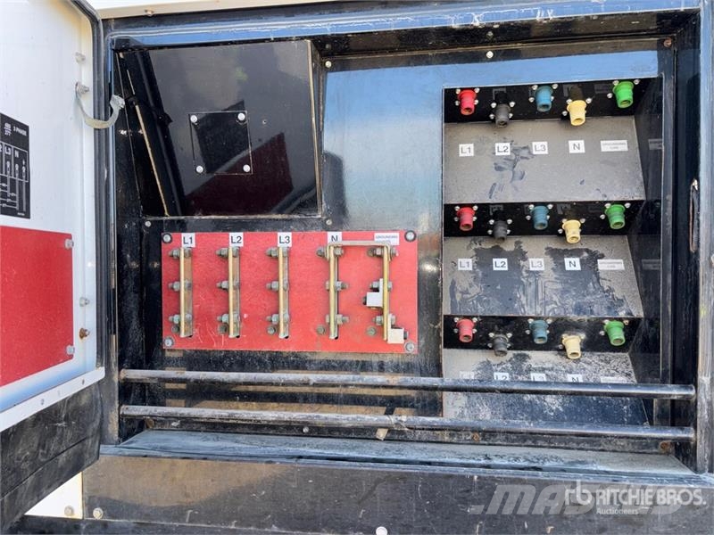 Cummins C300D6R-1514783 300 kW Mobile Generator Set Dyzeliniai generatoriai
