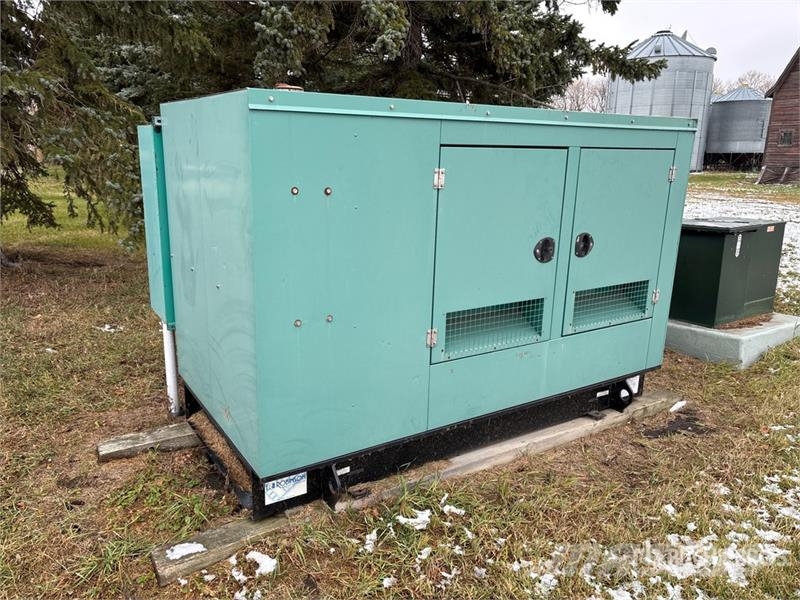 Cummins DGGD - 5696225 35 kW Skid-Mounted Generator Set مولدات ديزل