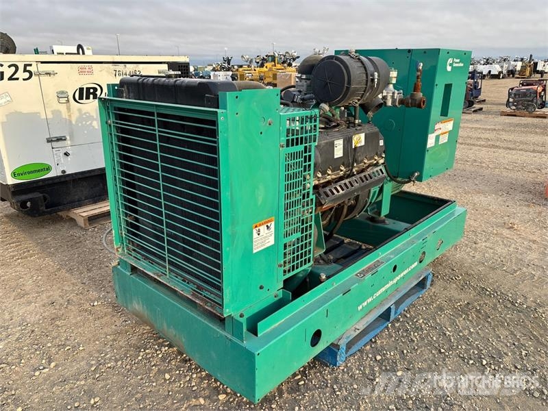 Cummins GGHE-7062328 60 kW Skid-Mounted Generator Set Dīzeļģeneratori