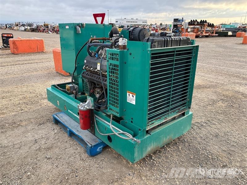 Cummins GGHE-7062328 60 kW Skid-Mounted Generator Set Dīzeļģeneratori
