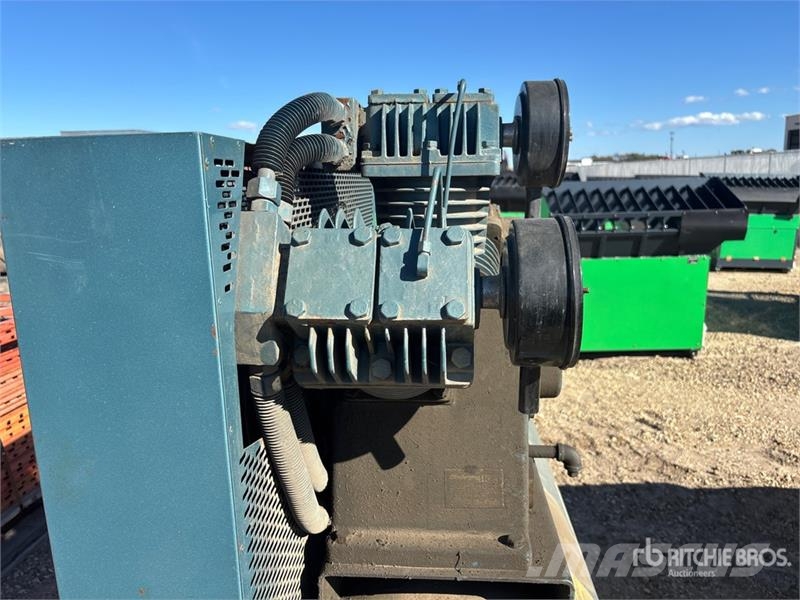 Curtis Skid-Mounted Electric 120 gal Air Compressor Kompressoren