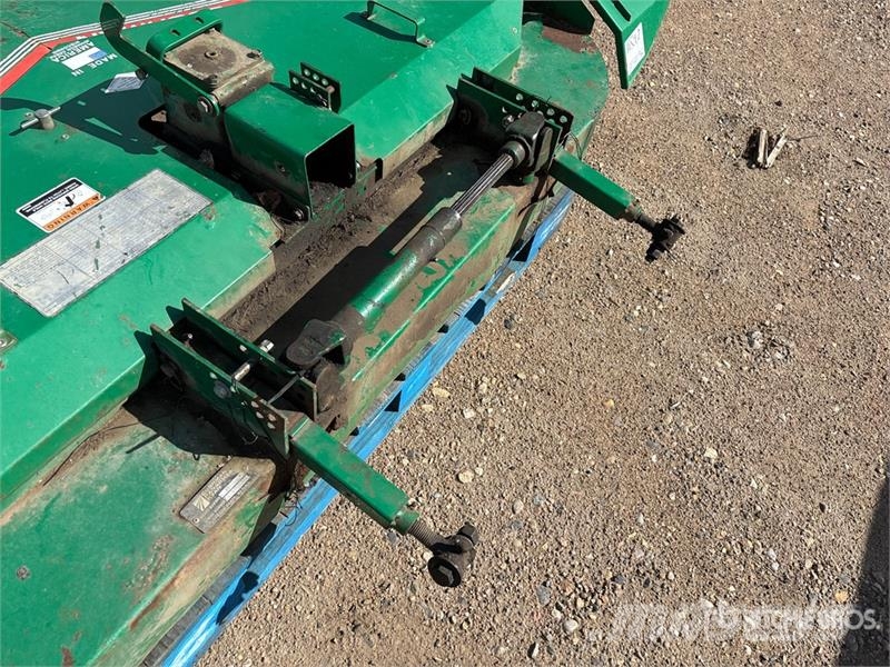 Cushman 807 4x2 Ride-On Lawn Mower Самохідні газонокосарки
