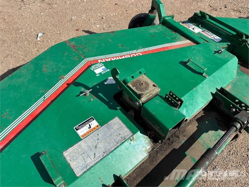 Cushman 807 4x2 Ride-On Lawn Mower Самохідні газонокосарки