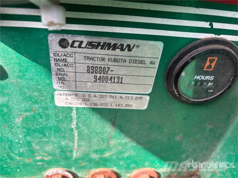 Cushman 807 4x2 Ride-On Lawn Mower Самохідні газонокосарки