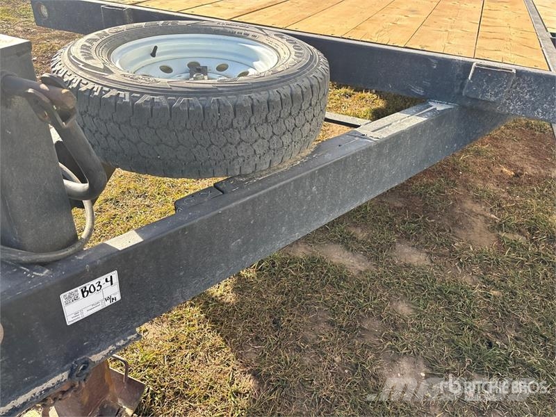 Custom Built 16 ft T/A Flatbed Trailer Прицепы-платформы/боковая разгрузка