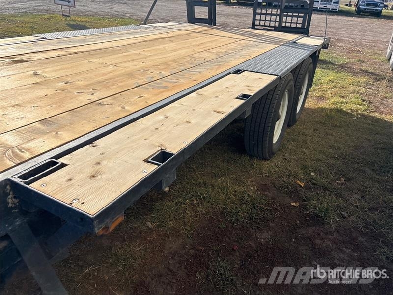 Custom Built 16 ft T/A Flatbed Trailer Прицепы-платформы/боковая разгрузка