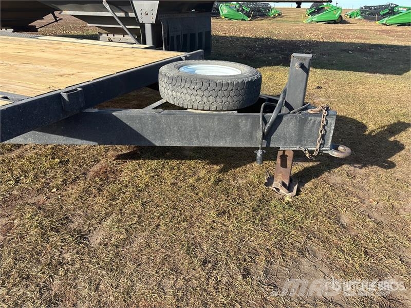 Custom Built 16 ft T/A Flatbed Trailer Прицепы-платформы/боковая разгрузка