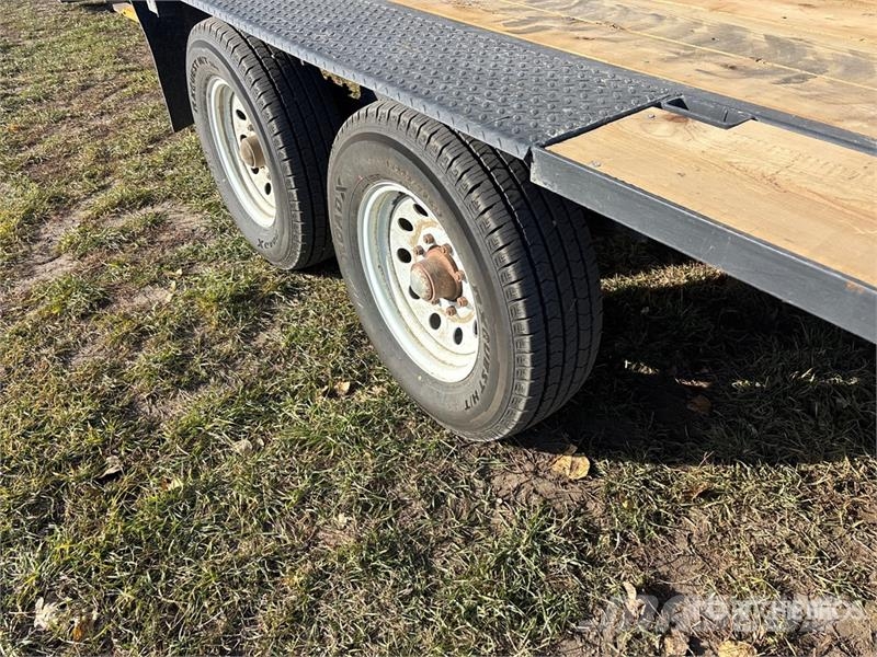 Custom Built 16 ft T/A Flatbed Trailer Прицепы-платформы/боковая разгрузка