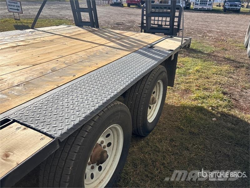 Custom Built 16 ft T/A Flatbed Trailer Прицепы-платформы/боковая разгрузка