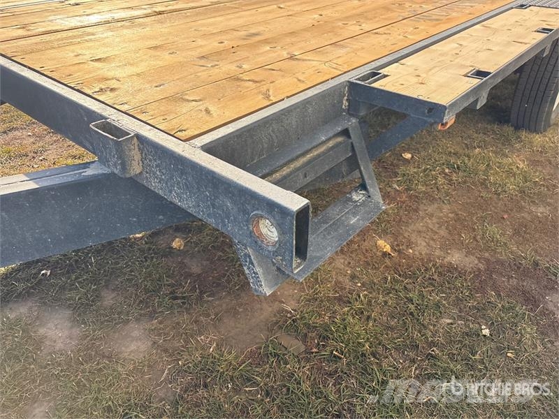 Custom Built 16 ft T/A Flatbed Trailer Прицепы-платформы/боковая разгрузка
