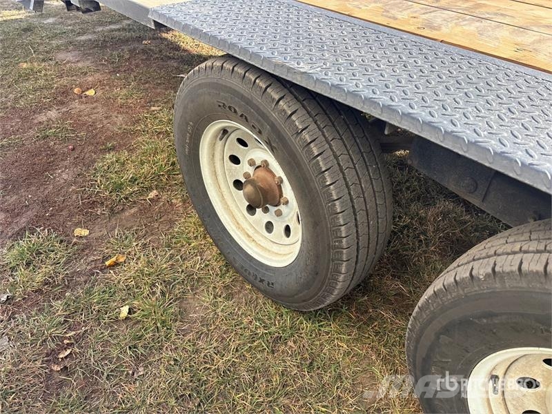 Custom Built 16 ft T/A Flatbed Trailer Прицепы-платформы/боковая разгрузка