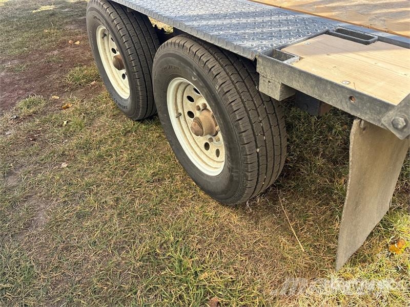 Custom Built 16 ft T/A Flatbed Trailer Прицепы-платформы/боковая разгрузка
