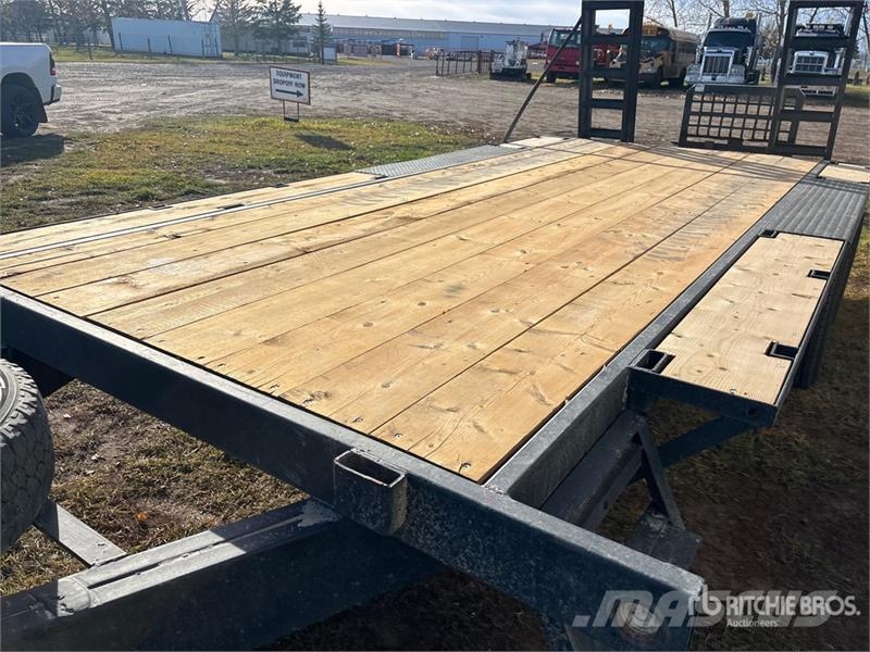 Custom Built 16 ft T/A Flatbed Trailer Прицепы-платформы/боковая разгрузка