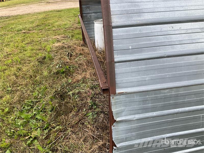 Custom Built 24 ft x 13 ft Calf Livestock Shelter Інше тваринницьке обладнання