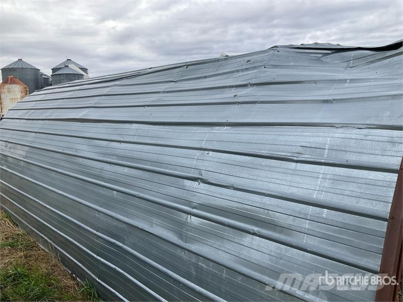 Custom Built 24 ft x 13 ft Calf Livestock Shelter Інше тваринницьке обладнання