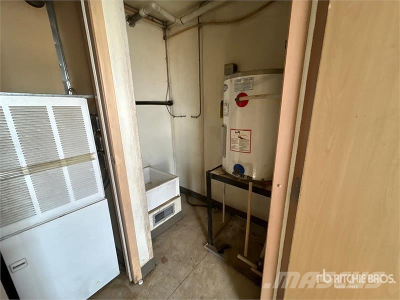 Custom Built 24 ft x 11 ft Portable Tri/A Lavatory Строителство - Други