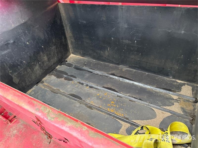 Custom Built 28 m3 8 ft x 18 ft Skid Mounted Waste Outros Florestal