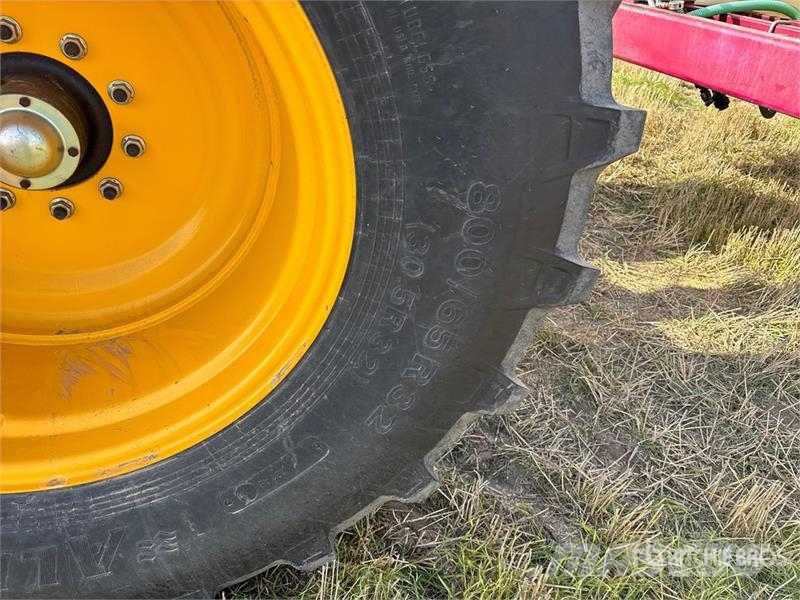 Custom Built 4100 gal Fertilizer Cart Rasturači mineralnog đubriva