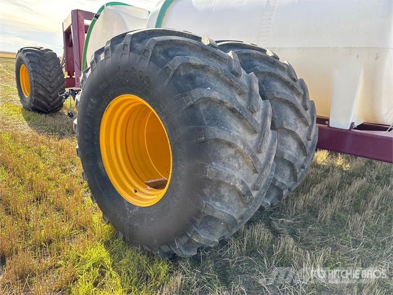 Custom Built 4100 gal Fertilizer Cart Rasturači mineralnog đubriva