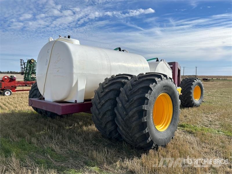 Custom Built 4100 gal Fertilizer Cart Rasturači mineralnog đubriva
