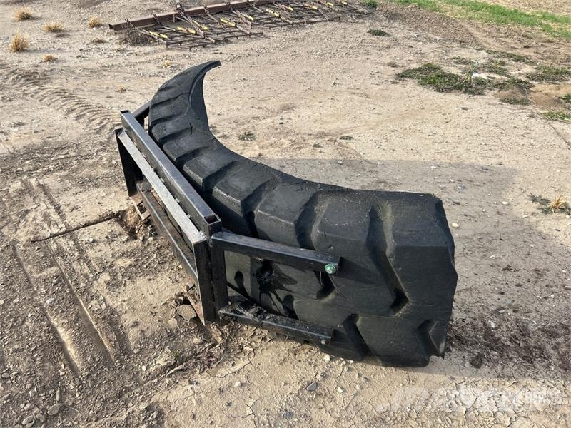 Custom Built Skid Steer Snow Pusher Hóeltakarítók