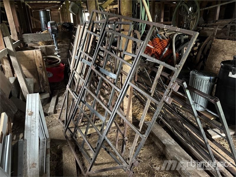 Custom Built Squeeze Chute Další