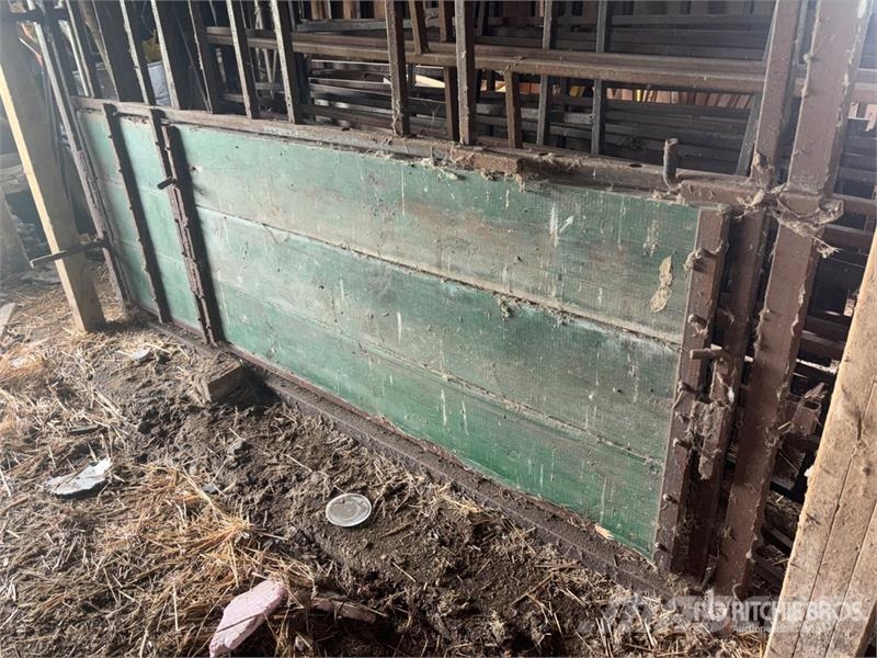 Custom Built Squeeze Chute Další