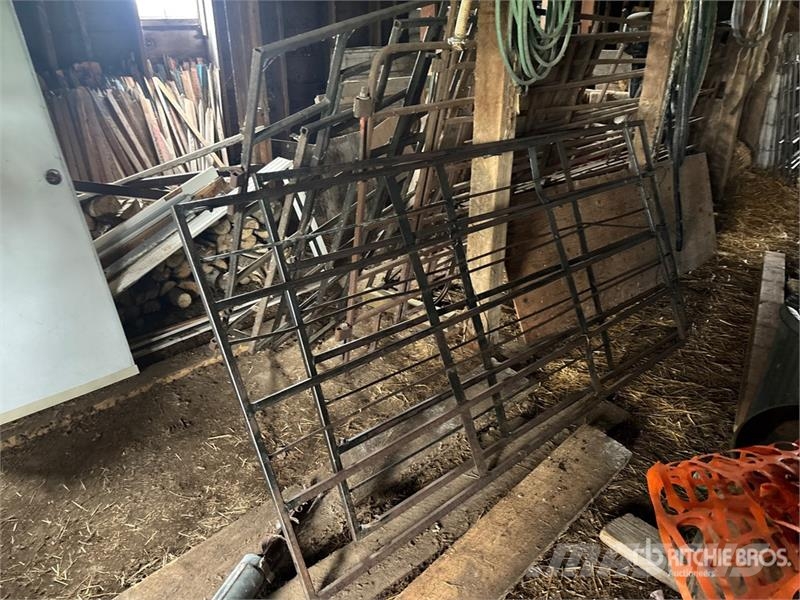 Custom Built Squeeze Chute Další