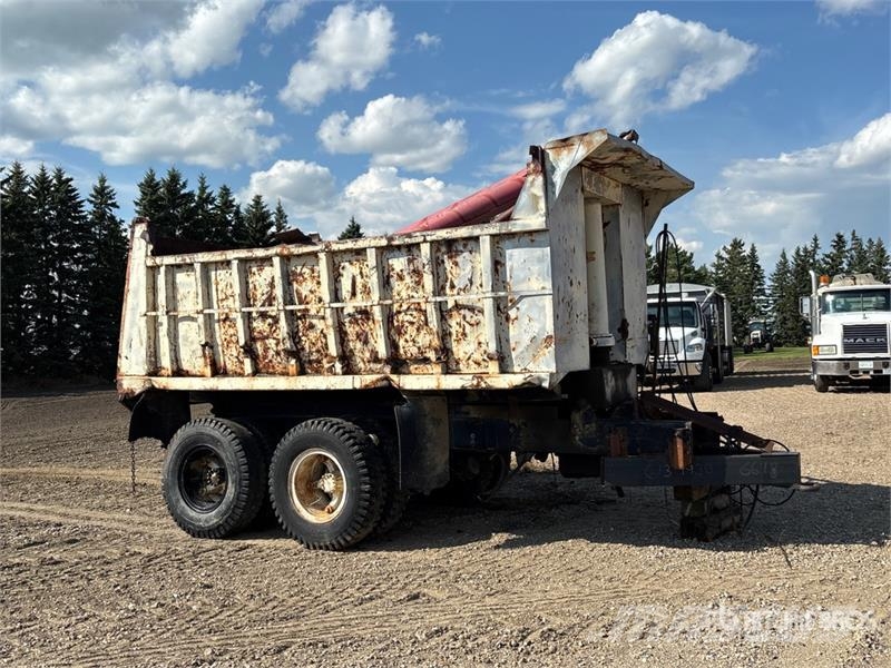  Custom Built T/A 14 ft Off-Road End Dump Trailer شاحنات أخرى