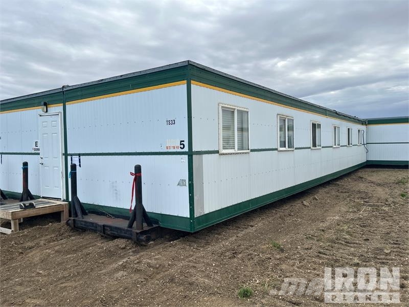 Custom Structures 60 ft x 12 ft 12 Person Skid-Mou Bivalni kontejnerji
