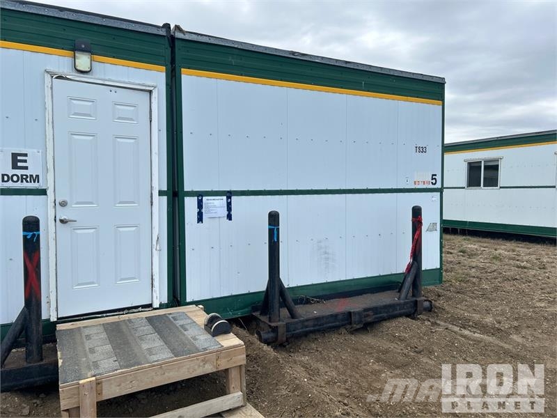 Custom Structures 60 ft x 12 ft 12 Person Skid-Mou Bivalni kontejnerji