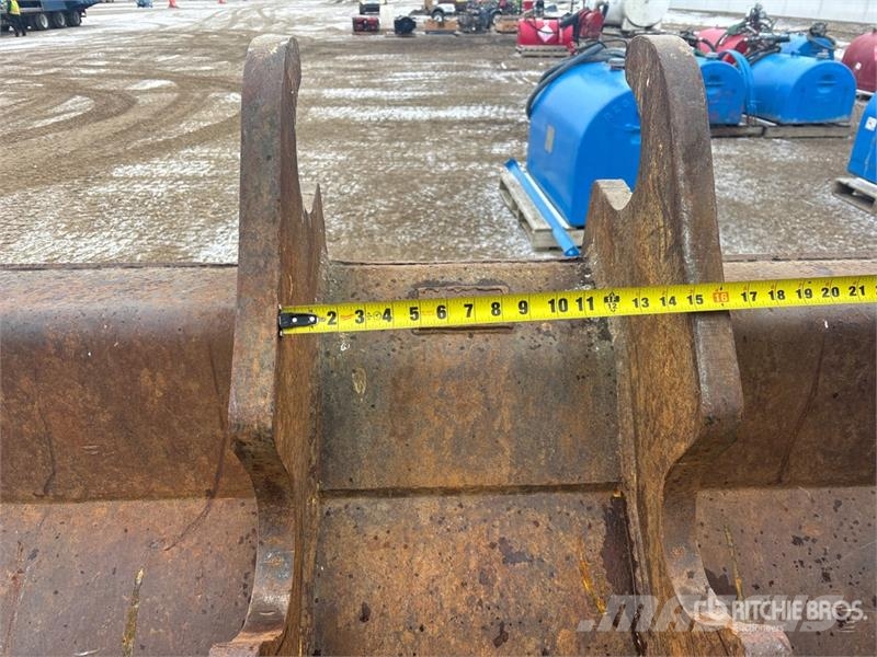 CWS 58 in Q/C Cleanup Excavator Bucket Kaušai