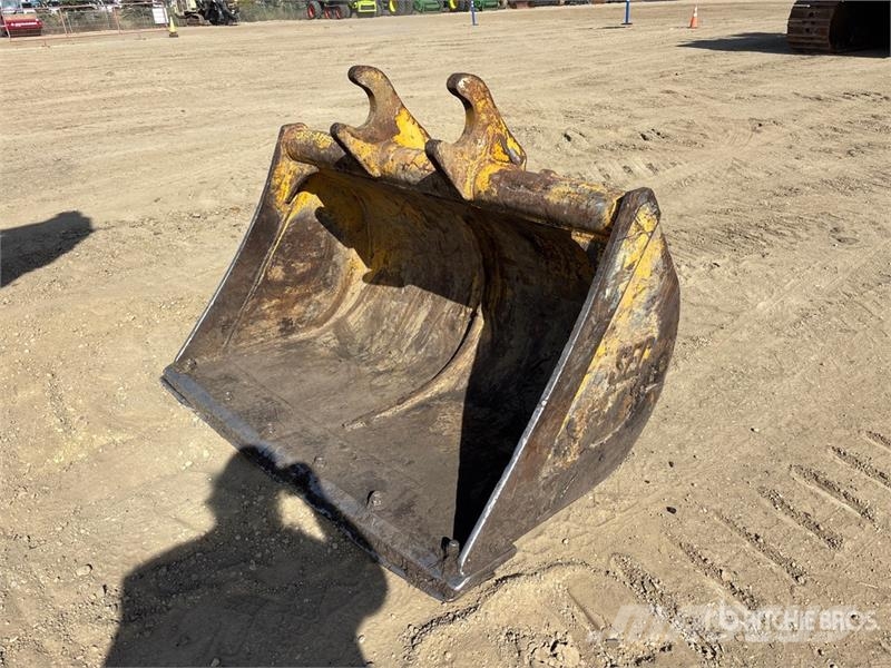 CWS 68 in Q/C Cleanup Excavator Bucket - Fits Hitachi  دلاء
