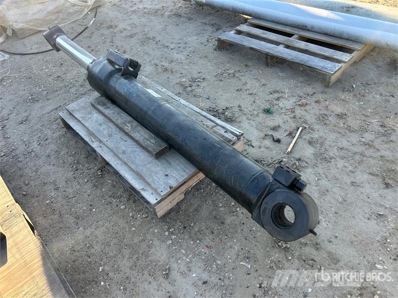  Cylinder - Fits Cat 300 Series معدات النقل - غير ذلك