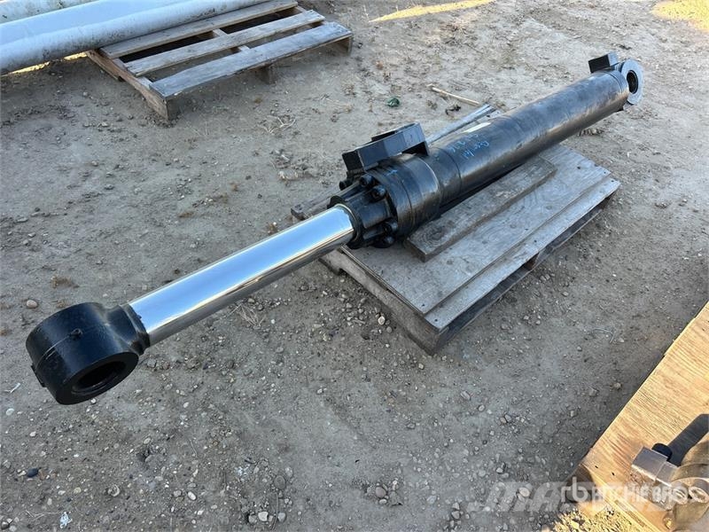  Cylinder - Fits Cat 300 Series معدات النقل - غير ذلك