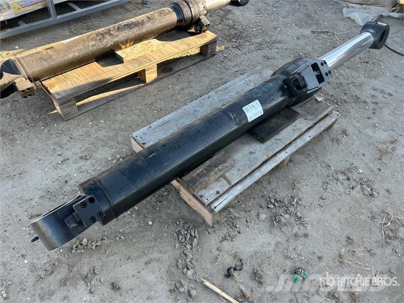  Cylinder - Fits Cat 300 Series معدات النقل - غير ذلك