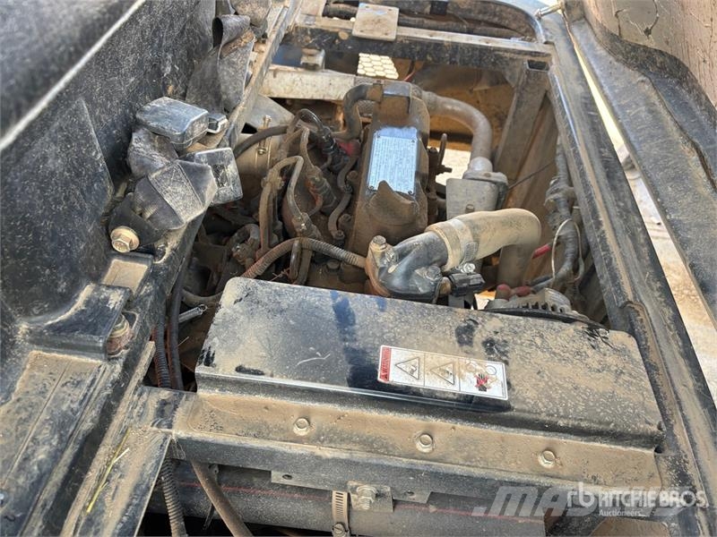  Daedong Mechron 2200 4x4 Utility Vehicle ماكينات منفعة عامة