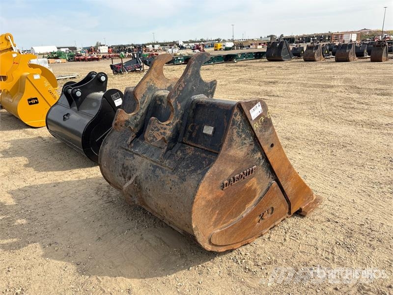 DaeQuip 60 in Q/C Cleanup Excavator Bucket - Fits XCMG XE2 Cucharones