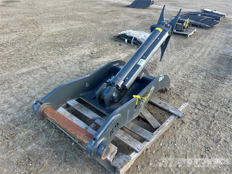 DaeQuip HE250 60 in Hydraulic Excavator Thumb 挖斗