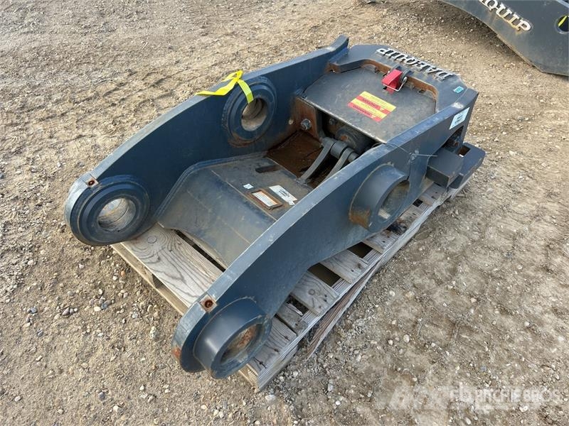 DaeQuip HE400 23.5 in Excavator Coupler 快速连接器